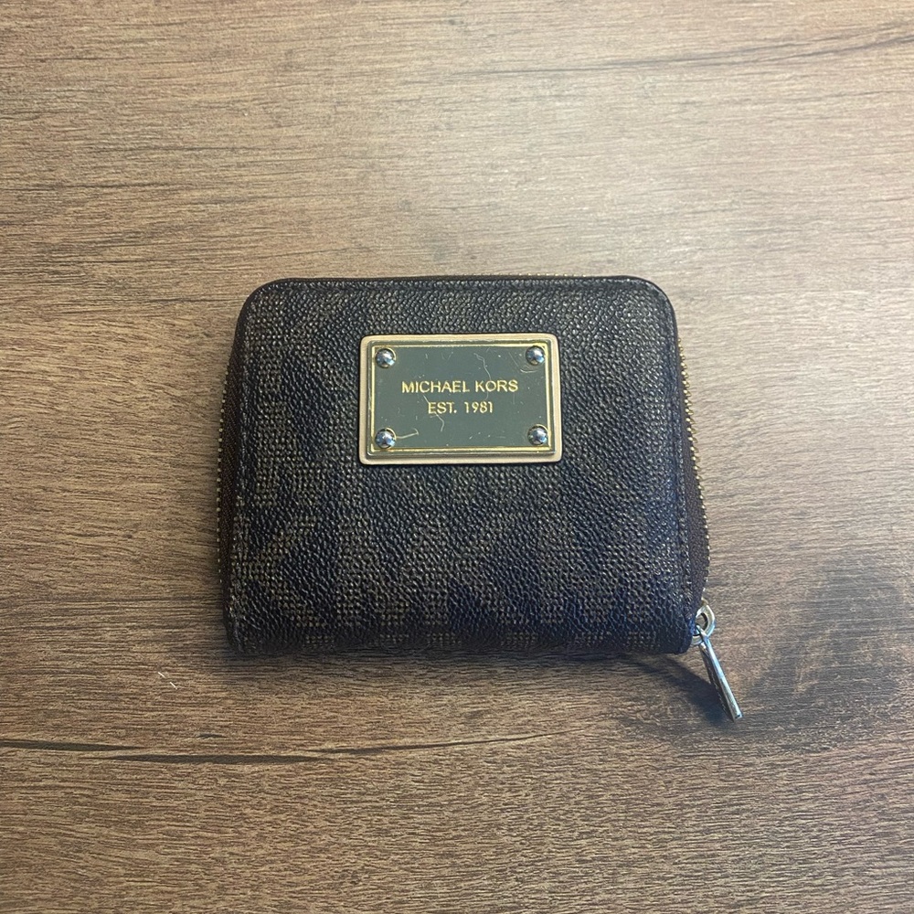 Michael Kors Jet Set Zip Wallet